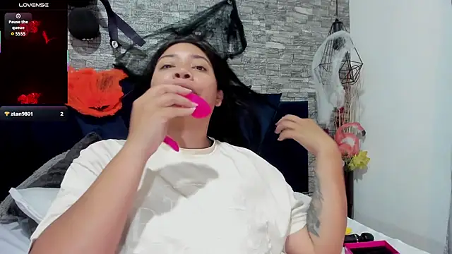 Snapshot of Sophia_Brunett chatting on October 25, 2025, 11:40 am Sophia Brunett online show from October 25, 2025, 11:40 am