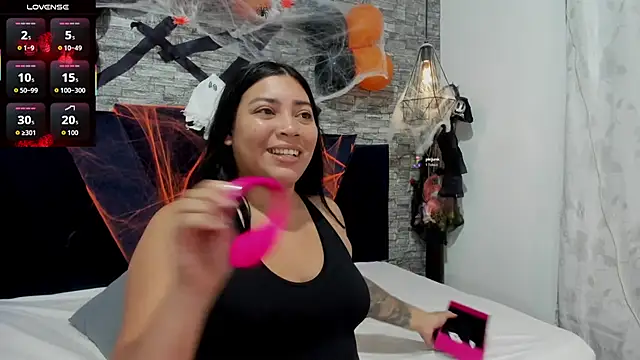 Snapshot of Sophia_Brunett chatting on October 28, 2025, 12:09 pm Sophia Brunett online show from October 28, 2025, 12:09 pm