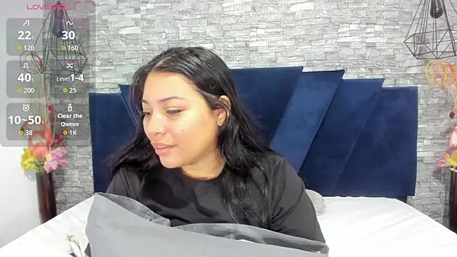 Snapshot of Sophia_Brunett chatting on December 2, 2025, 11:59 am Sophia Brunett online show from December 2, 2025, 11:59 am