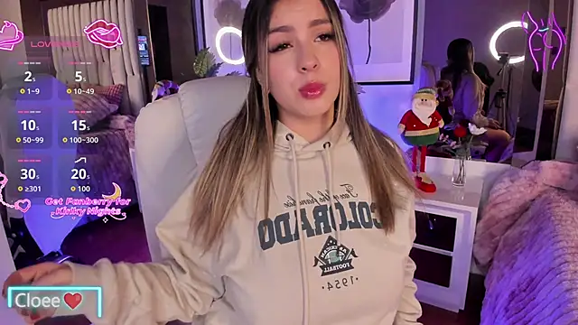 Snapshot of Cloee_Rainbow1 chatting on November 25, 2025, 11:54 am Cloee Rainbow1 online show from November 25, 2025, 11:54 am