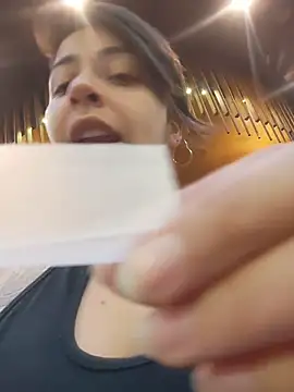 MaiPandora online show from December 2, 2025, 11:45 pm