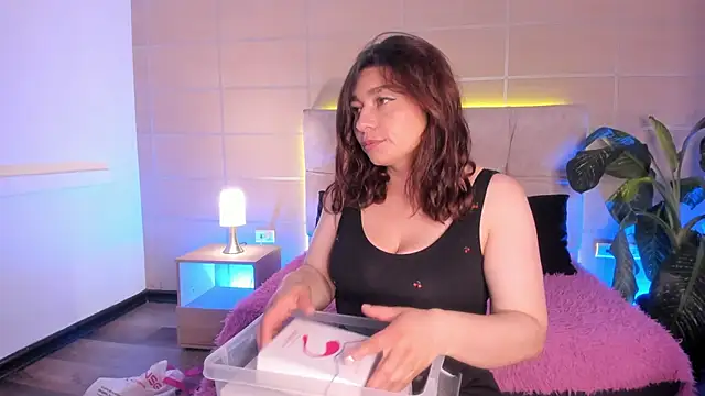 Snapshot of _michonne_ chatting on November 15, 2025, 9:21 pm michonne online show from November 15, 2025, 9:21 pm