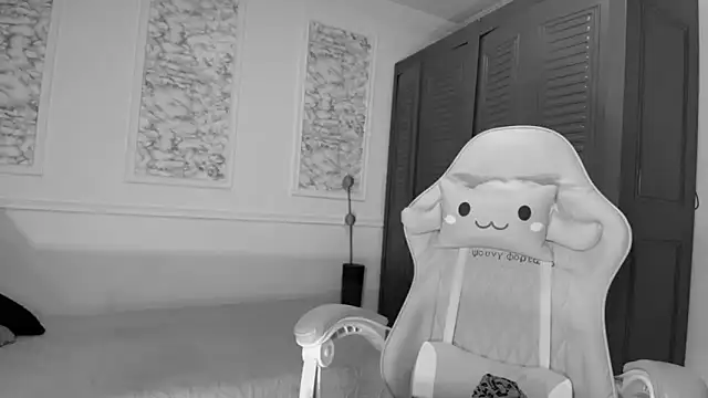 Snapshot of Danella_houston chatting on October 10, 2025, 6:40 pm Danella houston online show from October 10, 2025, 6:40 pm