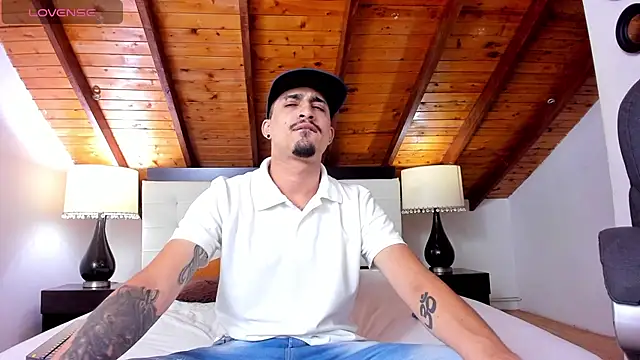 Sebastian Berne online show from March 4, 2025, 7:32 pm