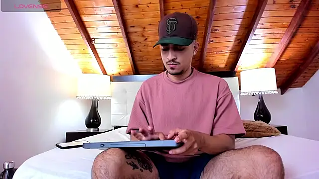 Sebastian Berne online show from September 12, 2025, 7:36 pm