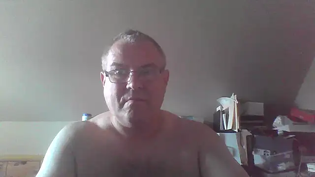 Snapshot of mkestr69 chatting on September 10, 2025, 3:56 pm mkestr69 online show from September 10, 2025, 3:56 pm