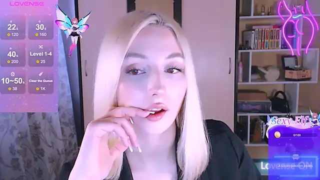 Snapshot of beauty_blonde chatting on March 4, 2025, 11:40 am beauty blonde online show from March 4, 2025, 11:40 am