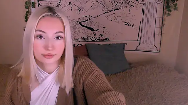 Snapshot of beauty_blonde chatting on March 18, 2025, 12:49 am beauty blonde online show from March 18, 2025, 12:49 am