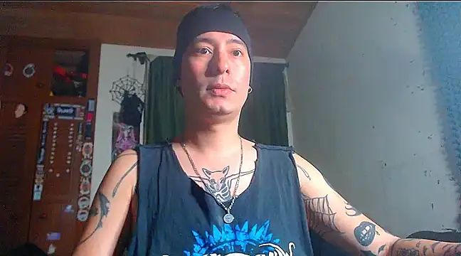 Snapshot of vampireathome chatting on February 5, 2025, 7:29 am vampireathome online show from February 5, 2025, 7:29 am