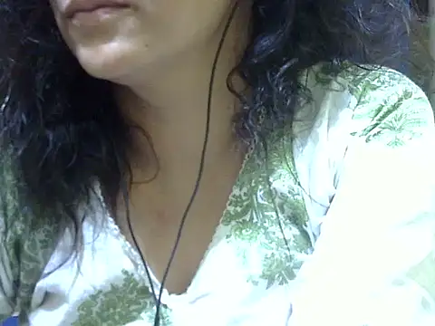 Snapshot of Your_cutiepie_ chatting on October 15, 2025, 4:29 pm Your cutiepie online show from October 15, 2025, 4:29 pm