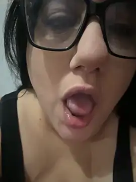 daianaspencer online show from December 2, 2025, 7:57 am