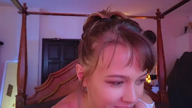 Snapshot of DemiDee chatting on February 9, 2025, 6:33 am DemiDee online show from February 9, 2025, 6:33 am