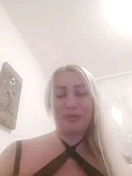 Snapshot of visnjica chatting on February 11, 2025, 9:35 pm visnjica online show from February 11, 2025, 9:35 pm