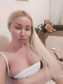 Snapshot of visnjica chatting on March 17, 2025, 10:38 pm visnjica online show from March 17, 2025, 10:38 pm