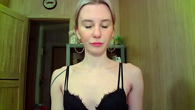 Snapshot of Caramel_piegirl chatting on February 15, 2025, 10:52 pm Caramel piegirl online show from February 15, 2025, 10:52 pm