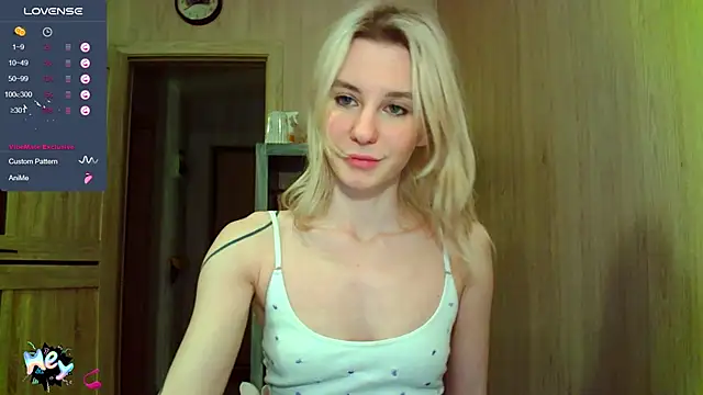 Snapshot of Caramel_piegirl chatting on March 13, 2025, 7:39 pm Caramel piegirl online show from March 13, 2025, 7:39 pm