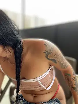 Snapshot of Dulce__Boyd chatting on March 21, 2025, 4:51 pm Dulce Boyd online show from March 21, 2025, 4:51 pm