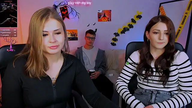 Snapshot of catherine_kitty chatting on October 26, 2025, 8:15 pm catherine kitty online show from October 26, 2025, 8:15 pm