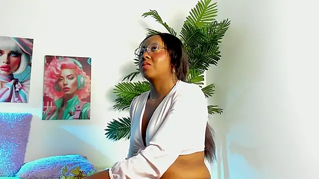 alejandra-cortes online show from March 15, 2025, 11:29 am