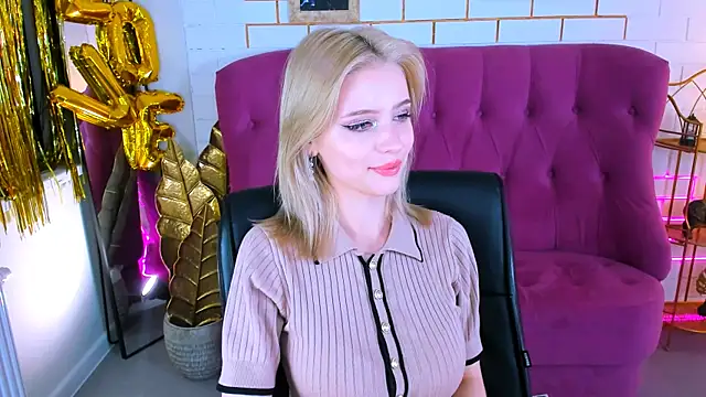 LeonaStane online show from October 23, 2025, 5:01 pm