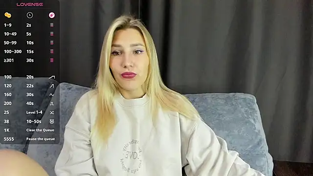 Snapshot of And1sa chatting on September 17, 2025, 12:07 pm And1sa online show from September 17, 2025, 12:07 pm