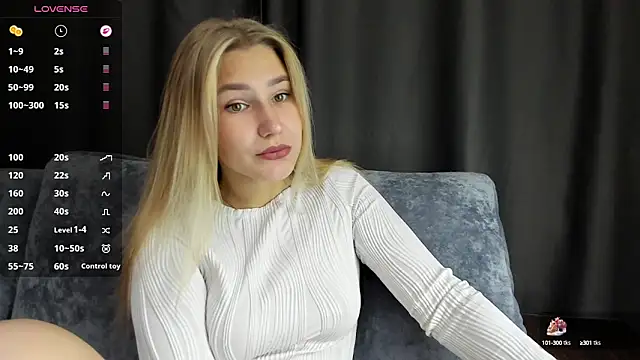 Snapshot of And1sa chatting on September 21, 2025, 10:28 am And1sa online show from September 21, 2025, 10:28 am