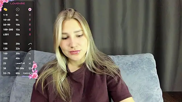 Snapshot of And1sa chatting on November 21, 2025, 11:31 am And1sa online show from November 21, 2025, 11:31 am