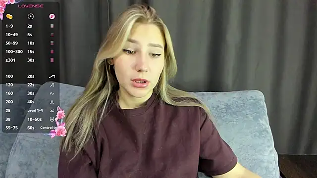 Snapshot of And1sa chatting on November 25, 2025, 11:10 am And1sa online show from November 25, 2025, 11:10 am