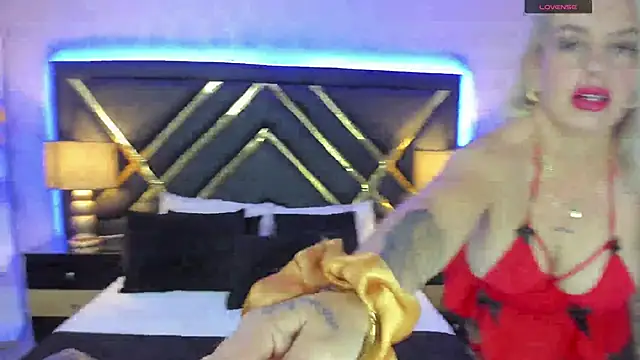 Snapshot of SophieWinsloow chatting on February 8, 2025, 12:39 pm SophieWinsloow online show from February 8, 2025, 12:39 pm