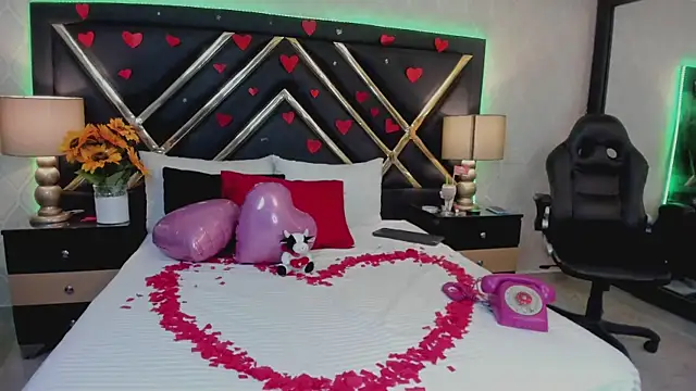 Snapshot of SophieWinsloow chatting on February 14, 2025, 7:12 pm SophieWinsloow online show from February 14, 2025, 7:12 pm