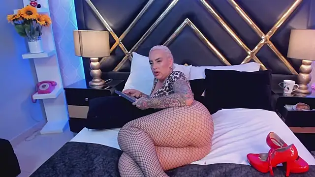 Snapshot of SophieWinsloow chatting on March 22, 2025, 6:58 pm SophieWinsloow online show from March 22, 2025, 6:58 pm