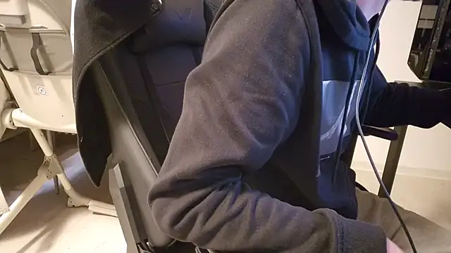 Snapshot of ademandjulia chatting on October 10, 2025, 6:40 pm ademandjulia online show from October 10, 2025, 6:40 pm