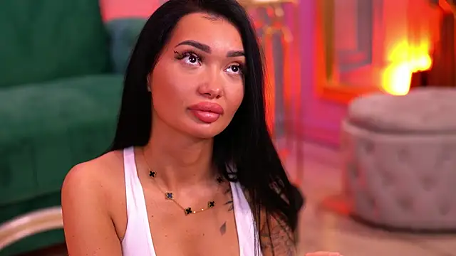 SashaFerrera online show from February 17, 2025, 10:25 pm