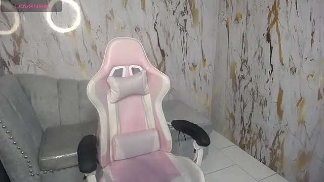 Snapshot of Bily_Takure_v chatting on March 12, 2025, 12:47 pm Bily Takure v online show from March 12, 2025, 12:47 pm