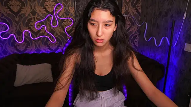 Snapshot of CharmMocco chatting on February 11, 2025, 7:23 am CharmMocco online show from February 11, 2025, 7:23 am