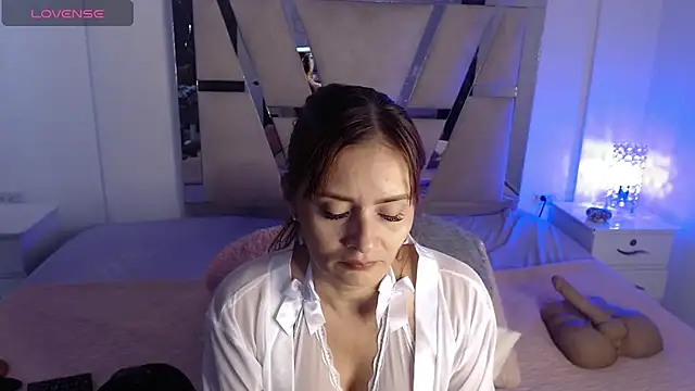 Snapshot of KathyLee69_ chatting on October 26, 2025, 9:42 pm KathyLee69  online show from October 26, 2025, 9:42 pm