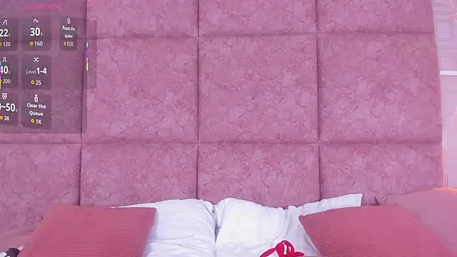 LilyRoxi online show from December 13, 2025, 9:53 pm