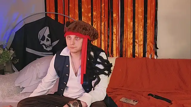 Saint Vicious online show from October 28, 2025, 8:11 pm