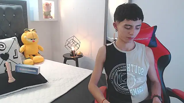 Snapshot of MaikyCooper chatting on March 14, 2025, 4:32 am MaikyCooper online show from March 14, 2025, 4:32 am