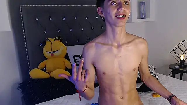 Snapshot of MaikyCooper chatting on March 17, 2025, 4:51 am MaikyCooper online show from March 17, 2025, 4:51 am