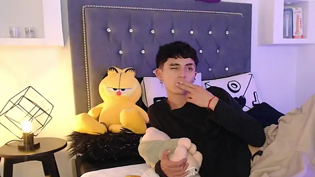 Snapshot of MaikyCooper chatting on March 19, 2025, 7:29 am MaikyCooper online show from March 19, 2025, 7:29 am