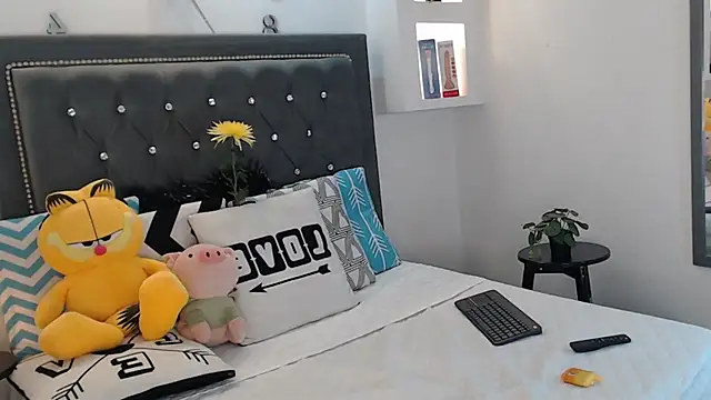 Snapshot of MaikyCooper chatting on March 23, 2025, 3:43 am MaikyCooper online show from March 23, 2025, 3:43 am