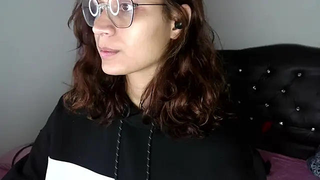 Snapshot of Auroraa_soul chatting on November 14, 2025, 9:57 pm Auroraa soul online show from November 14, 2025, 9:57 pm