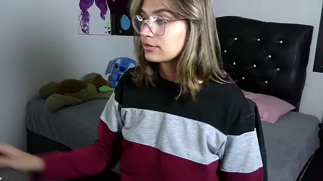 Snapshot of Auroraa_soul chatting on November 30, 2025, 5:11 am Auroraa soul online show from November 30, 2025, 5:11 am