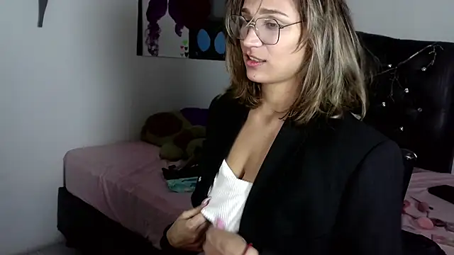 Snapshot of Auroraa_soul chatting on December 14, 2025, 9:03 am Auroraa soul online show from December 14, 2025, 9:03 am