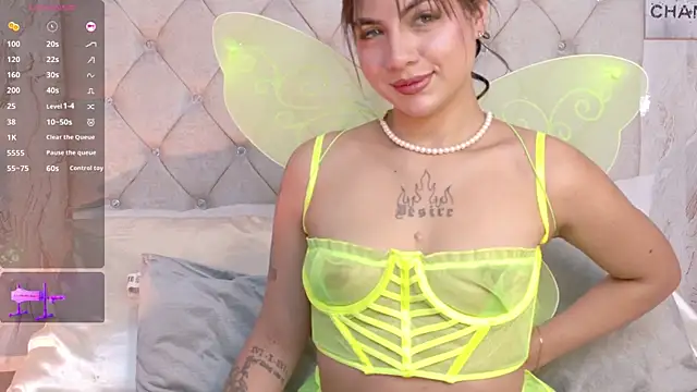 Snapshot of Mia_Neilld chatting on October 26, 2025, 3:45 am Mia Neilld online show from October 26, 2025, 3:45 am