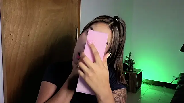 Snapshot of Maryybellax chatting on November 6, 2025, 9:59 pm Maryybellax online show from November 6, 2025, 9:59 pm