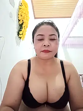 Baby-bigtits2024 online show from March 14, 2025, 12:40 pm