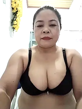 Baby-bigtits2024 online show from October 18, 2025, 1:34 pm