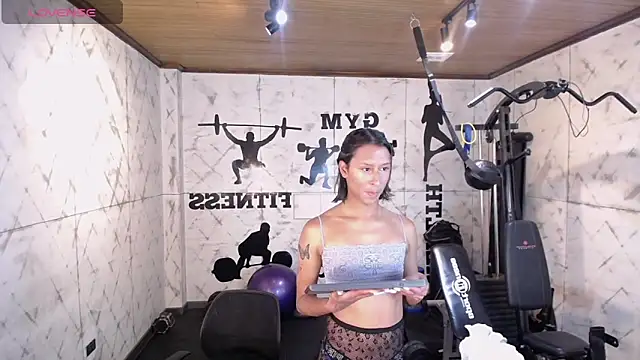 Georgina Palacios  online show from November 2, 2025, 4:04 am